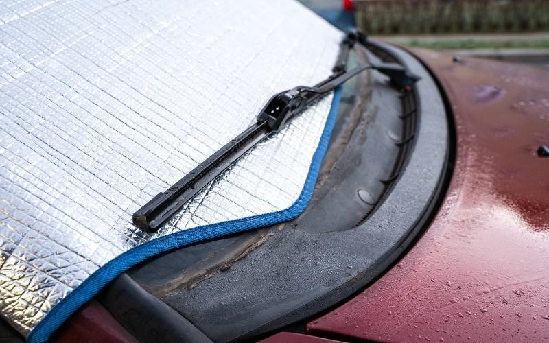 Ne perdez plus de temps à gratter votre pare-brise glacé grâce à